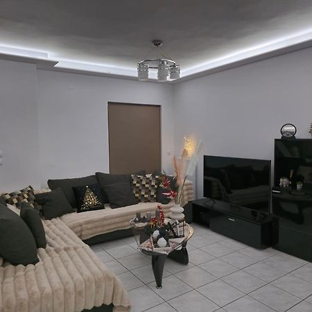 The Lighthouse Apartment Халкис Екстериор снимка