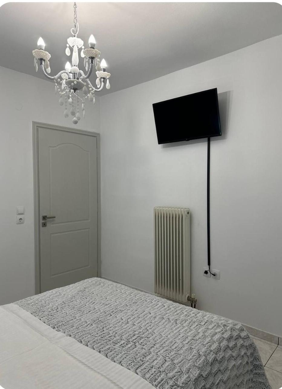 The Lighthouse Apartment Халкис Екстериор снимка