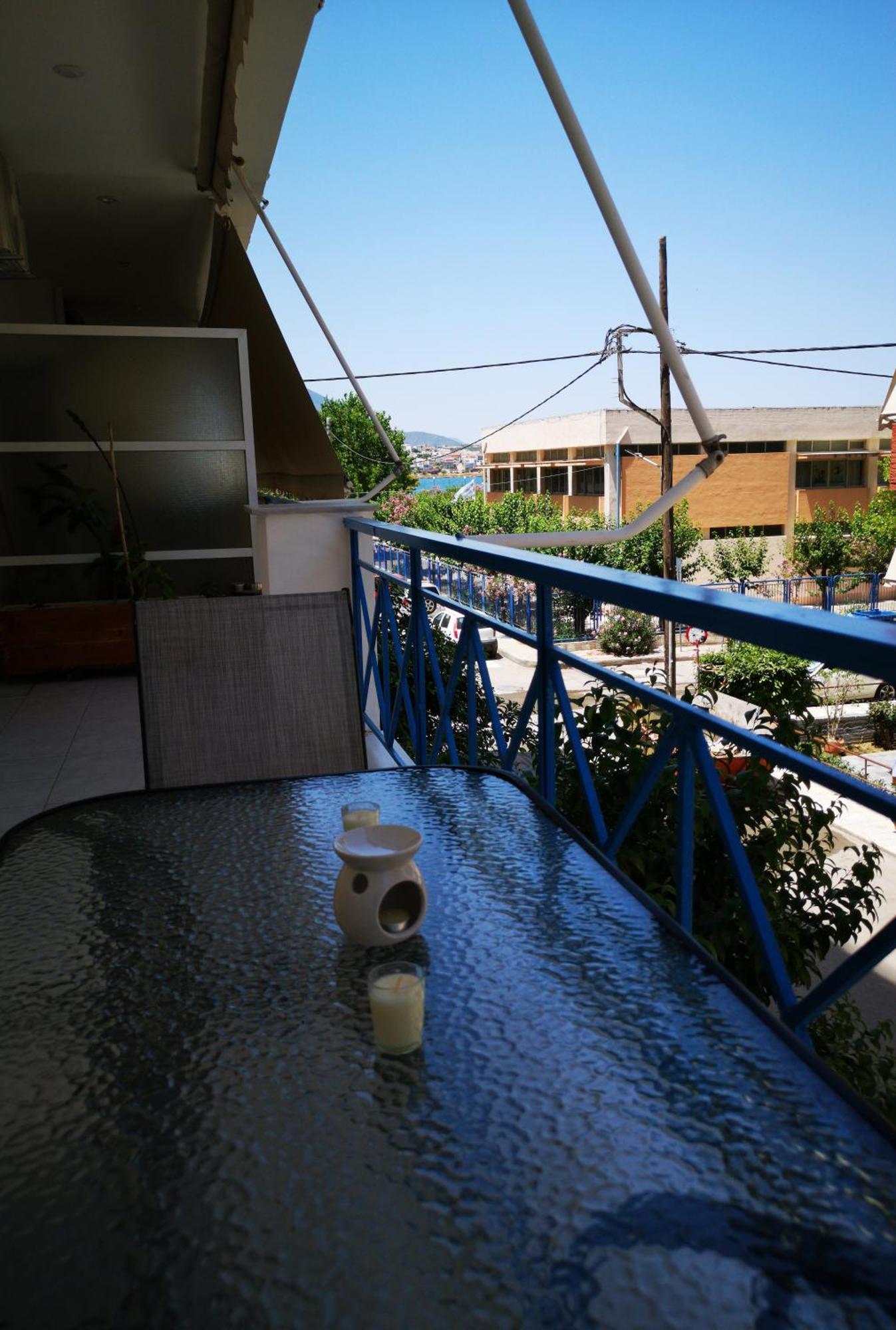 The Lighthouse Apartment Халкис Екстериор снимка