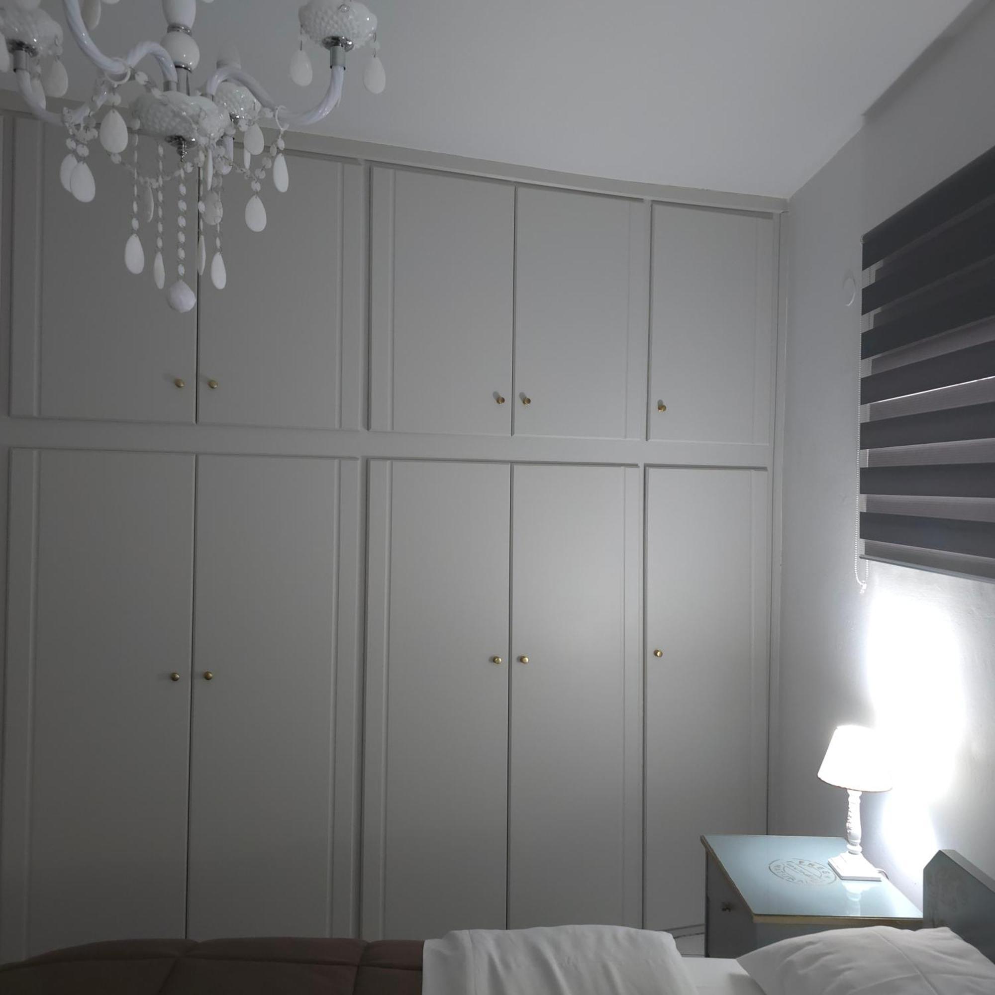 The Lighthouse Apartment Халкис Екстериор снимка